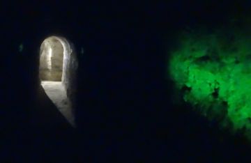 15h 60 Minuten Unterwelten mit Wasserschlösschen